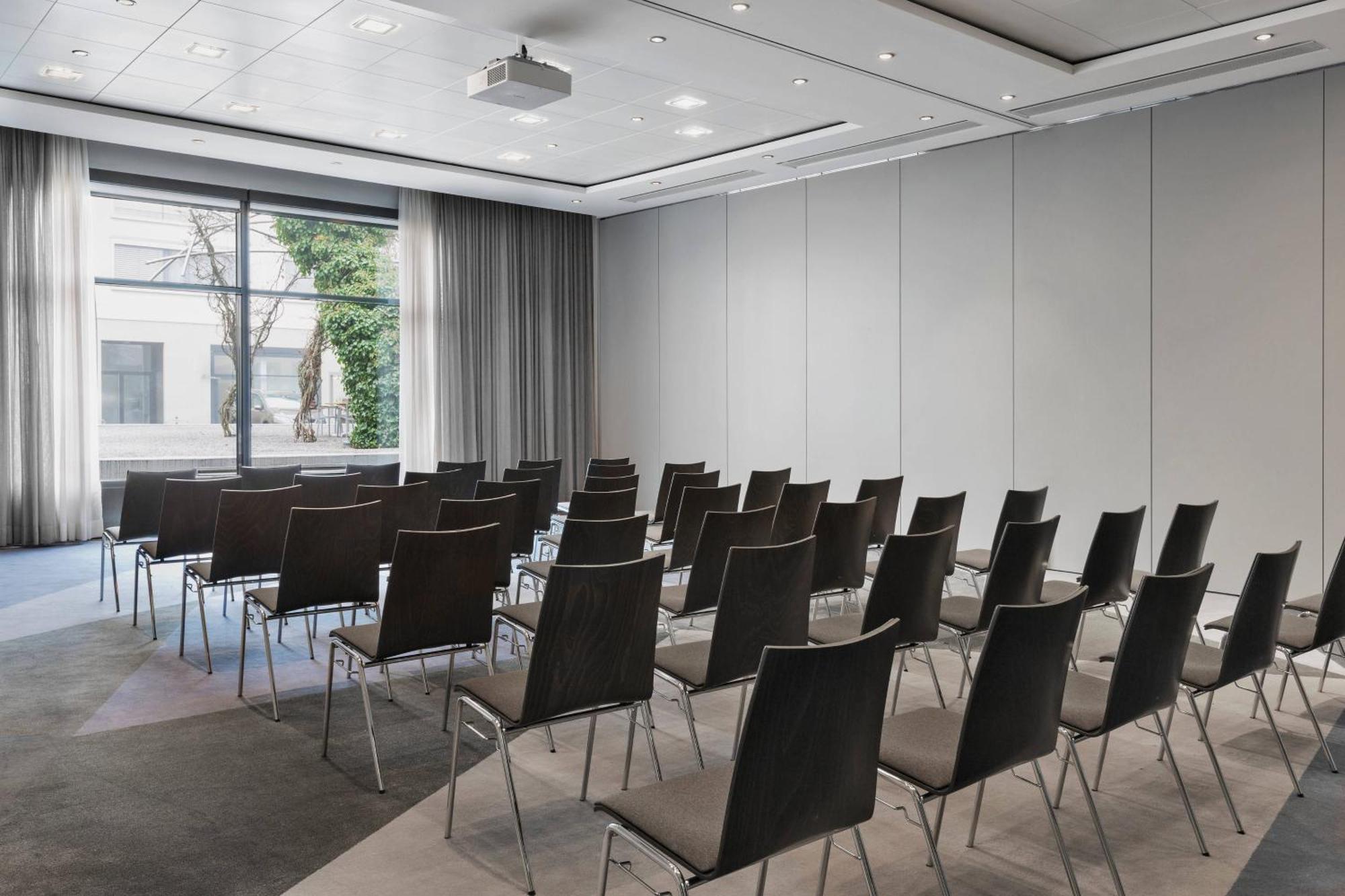 Courtyard By Marriott Nord 4*