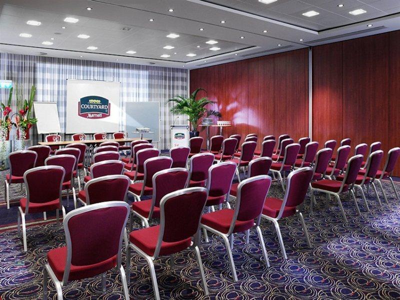 Hotel Courtyard By Marriott Nord 4*