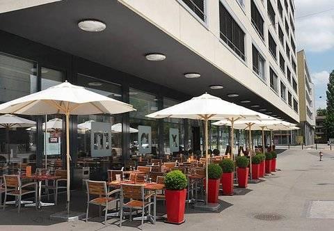 Courtyard By Marriott North Hotel 4*