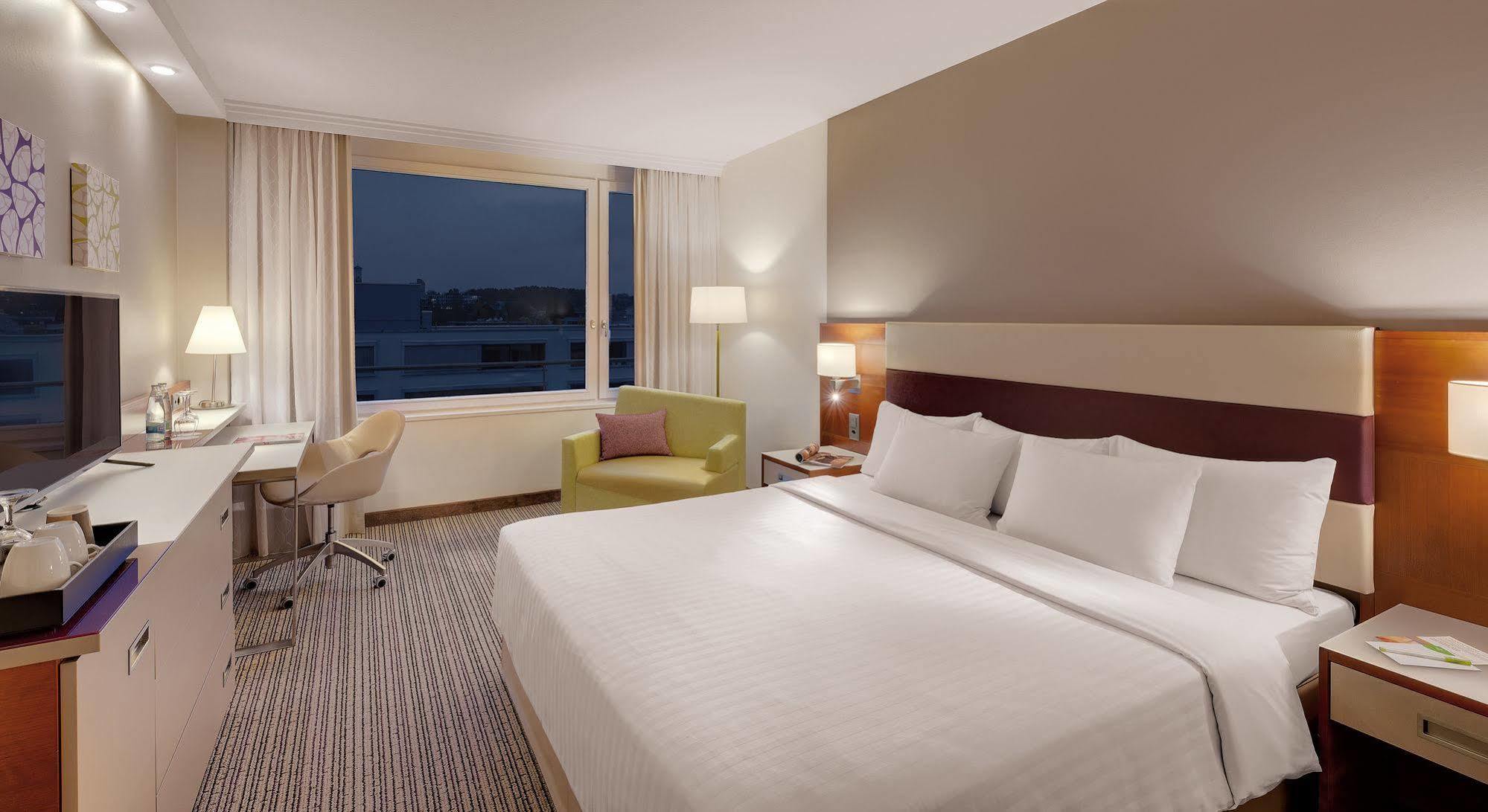 Courtyard By Marriott Nord Hotel