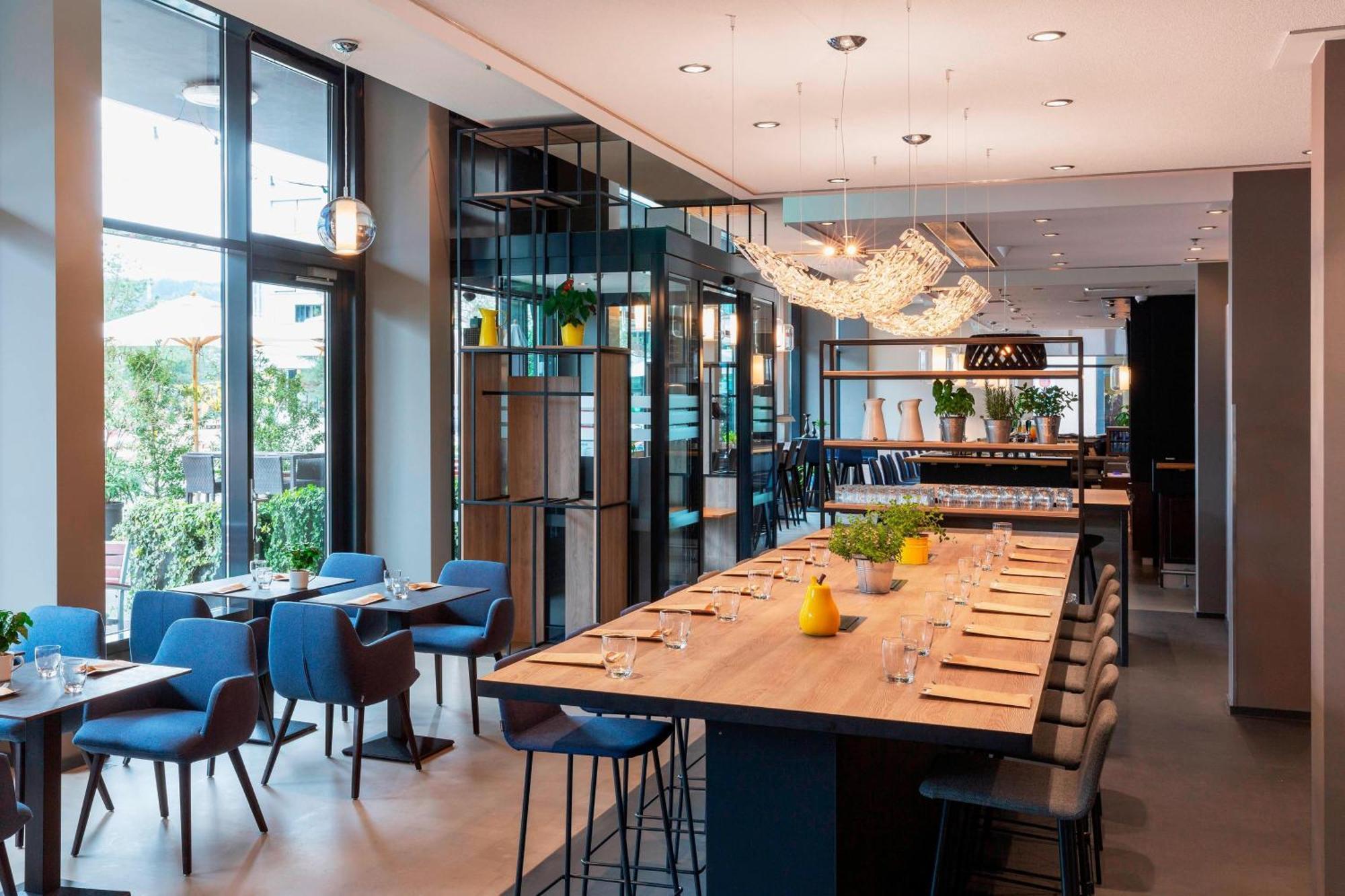 होटल Courtyard By Marriott North Zurich