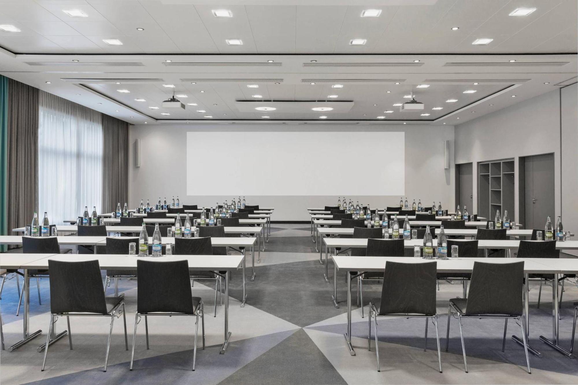 होटल Courtyard By Marriott North 4*