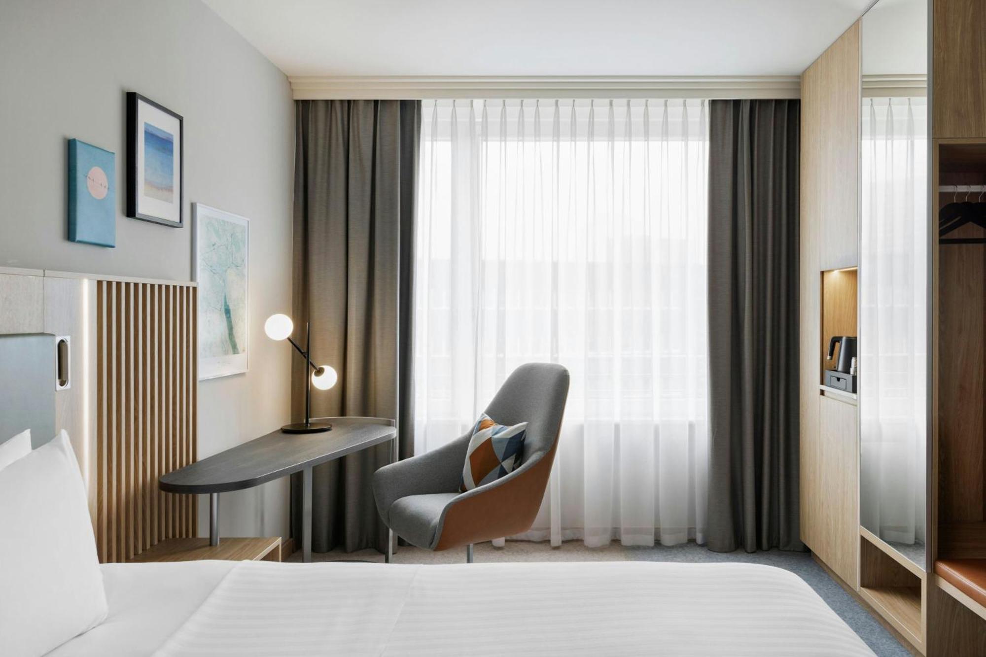 Courtyard By Marriott North होटल