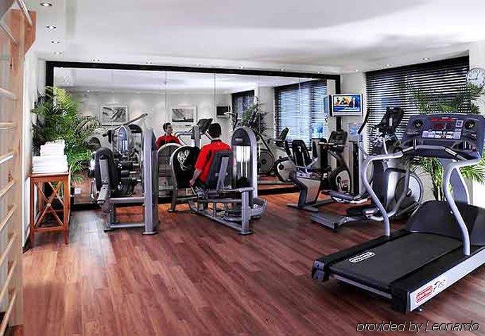 होटल Courtyard By Marriott North 4*