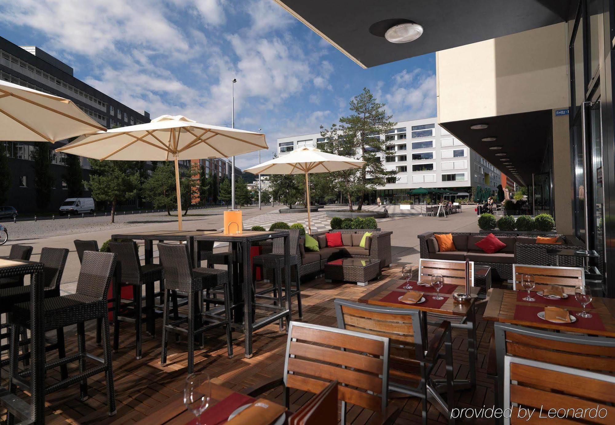 Courtyard By Marriott North होटल